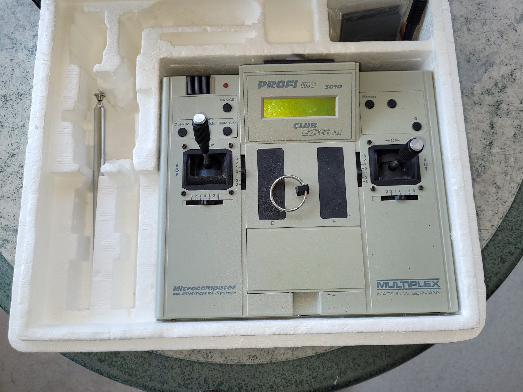 Multiplex RC Modellbau: Multiplex Fernsteuerungsset, 40 Mhz. – Defekt aus Winterthur von testi67 3