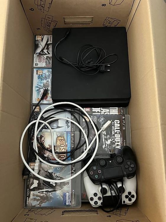 PS4 Slim + 2 Controller + Games Paket gemäss Beschreibung (Gebraucht ...