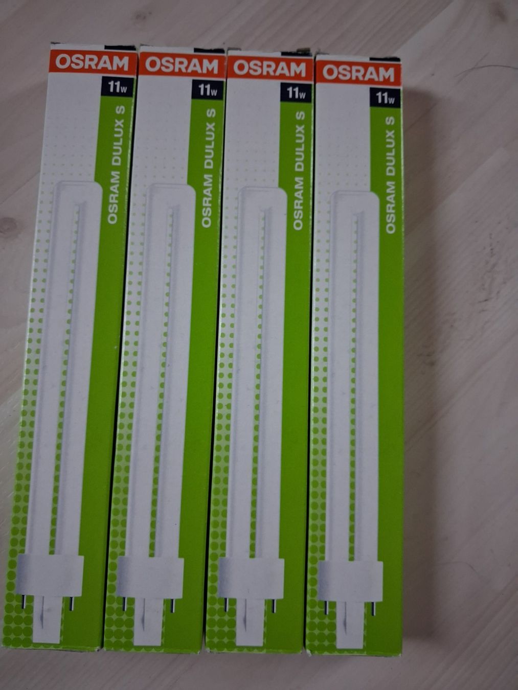 Osram Lampade: 4 X STECKSOCKEL LLAMPE 11 WATT – Nuovo e nell'imballaggio originale da langnau venduto da Santos1411