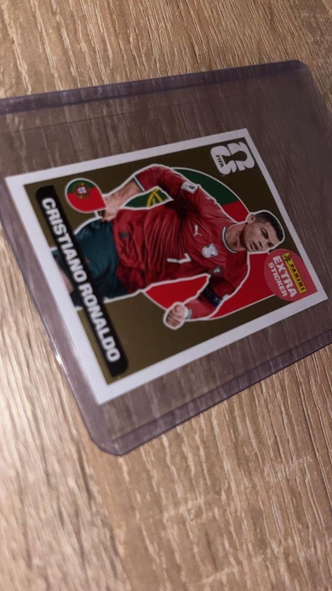Panini Carte collezionabili: Cristiano Ronaldo extra sticker gold – Nuovo (secondo la descrizione) da St-Prex venduto da dadi_di29 3
