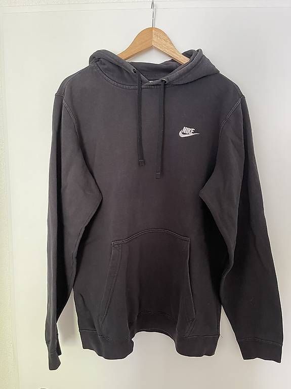 Nike Maglioni & Felpe: Schwarzer Hoodie  Nike | Grösse XL – Usato da Wölflinswil venduto da jan_v6g9