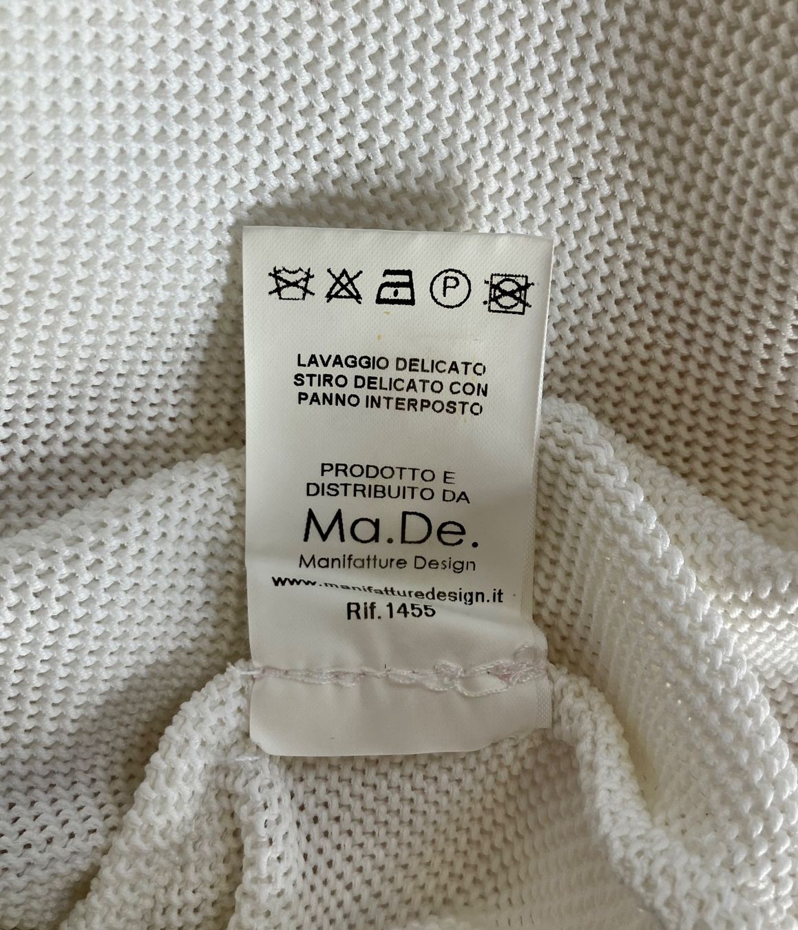 T-shirt: Gaetano Navarra Gr.34 – Usato da Mürren venduto da Ne-le 5