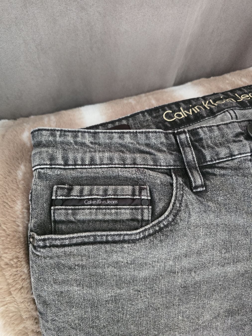 Calvin Klein Jeans: Calvin Klein Jeans – Usato da Grächen venduto da -Arturas- 4