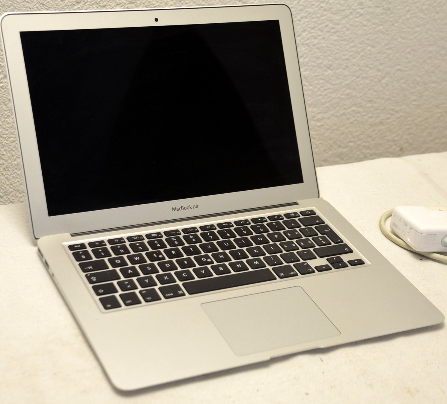 Apple Notebook: Apple Macbook Air A1466 i5  13" – Difettoso da Collonges venduto da arashee 1