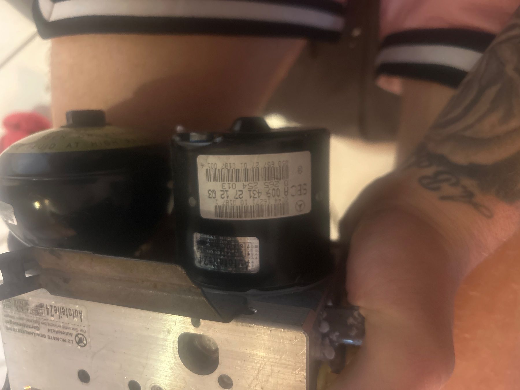 Mercedes-Benz Tutti pezzi di ricambio auto: ABS Block Mercedes W211 E-Klasse 0044662000 – Usato da Fischenthal venduto da Victoria_fischenthal 1
