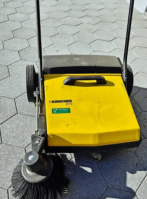 Tutte le macchine: Kärcher Kehrmaschine  970 – Usato da Romanshorn venduto da Holzenstein 2