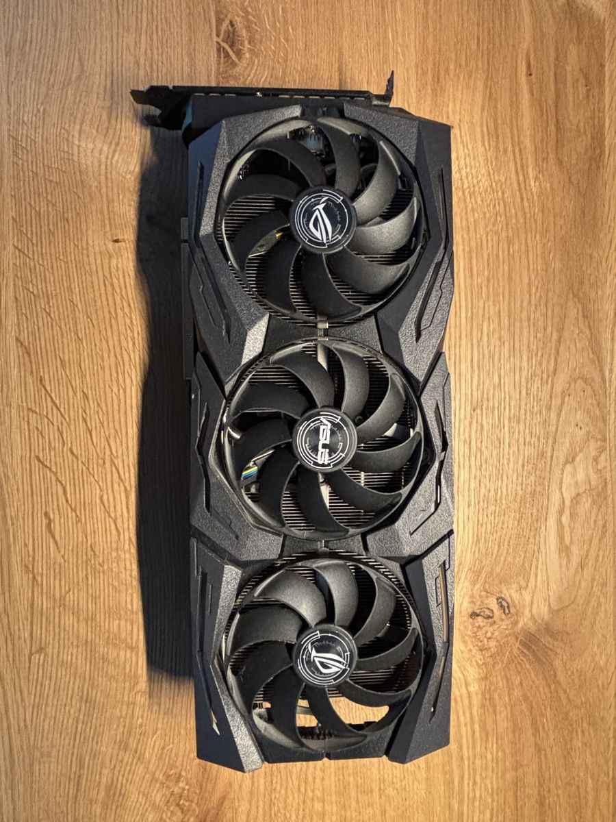 Asus Schede grafiche: Asus ROG Strix RTX 2080 Ti Grafikkarte – Usato da Zürich venduto da loo_6qrk 3