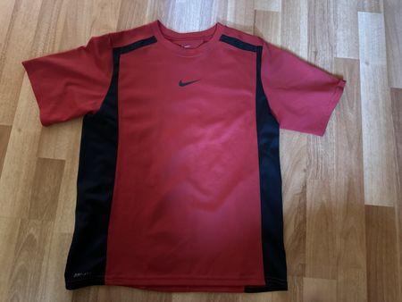 Nike Dri-FIT Sport T-Shirt, rot/schwarz, Gr. 152-158cm