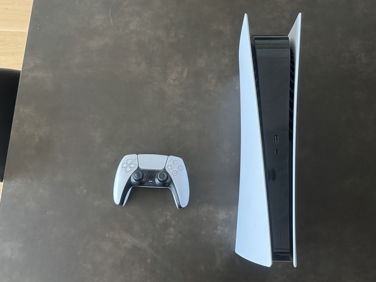 Sony Console: PlayStation 5 – Usato da Bäch SZ venduto da Syuall 1