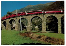 Bernina-Express der Rhätischen Bahn, Kehrviadukt bei Brusio