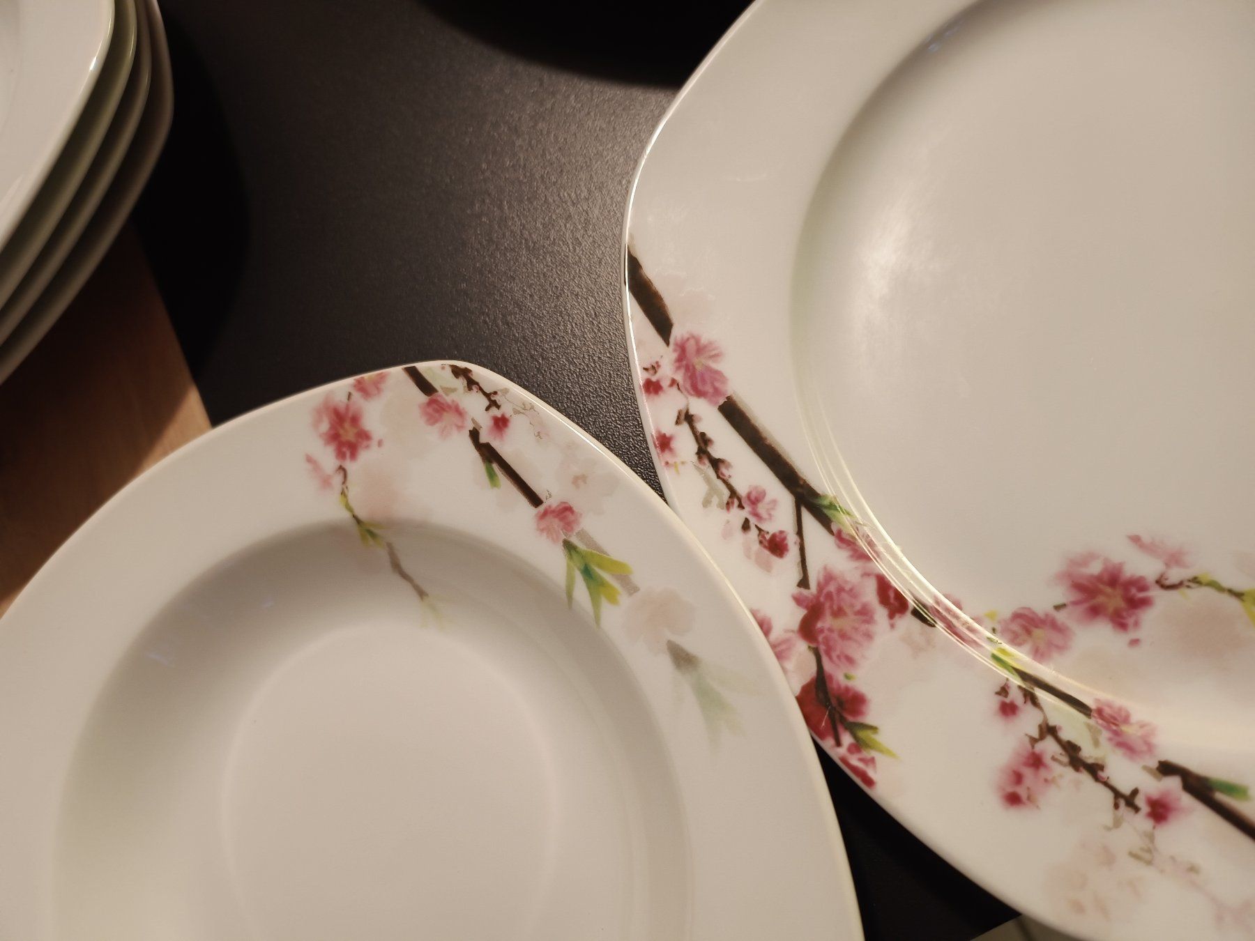 Geschirrsets: Tellerset Sakura – Gebraucht aus Pfäffikon SZ von Elendir 1