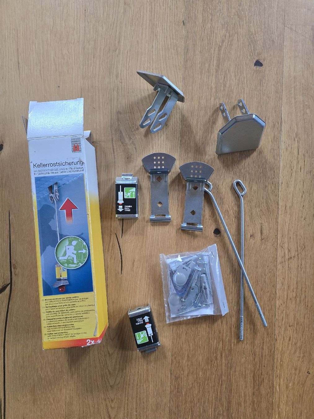 Schlösser: Kellerrostsicherung mit Notentriegelung, Neu! – Neu und originalverpackt aus Kestenholz von _Nostalgia_