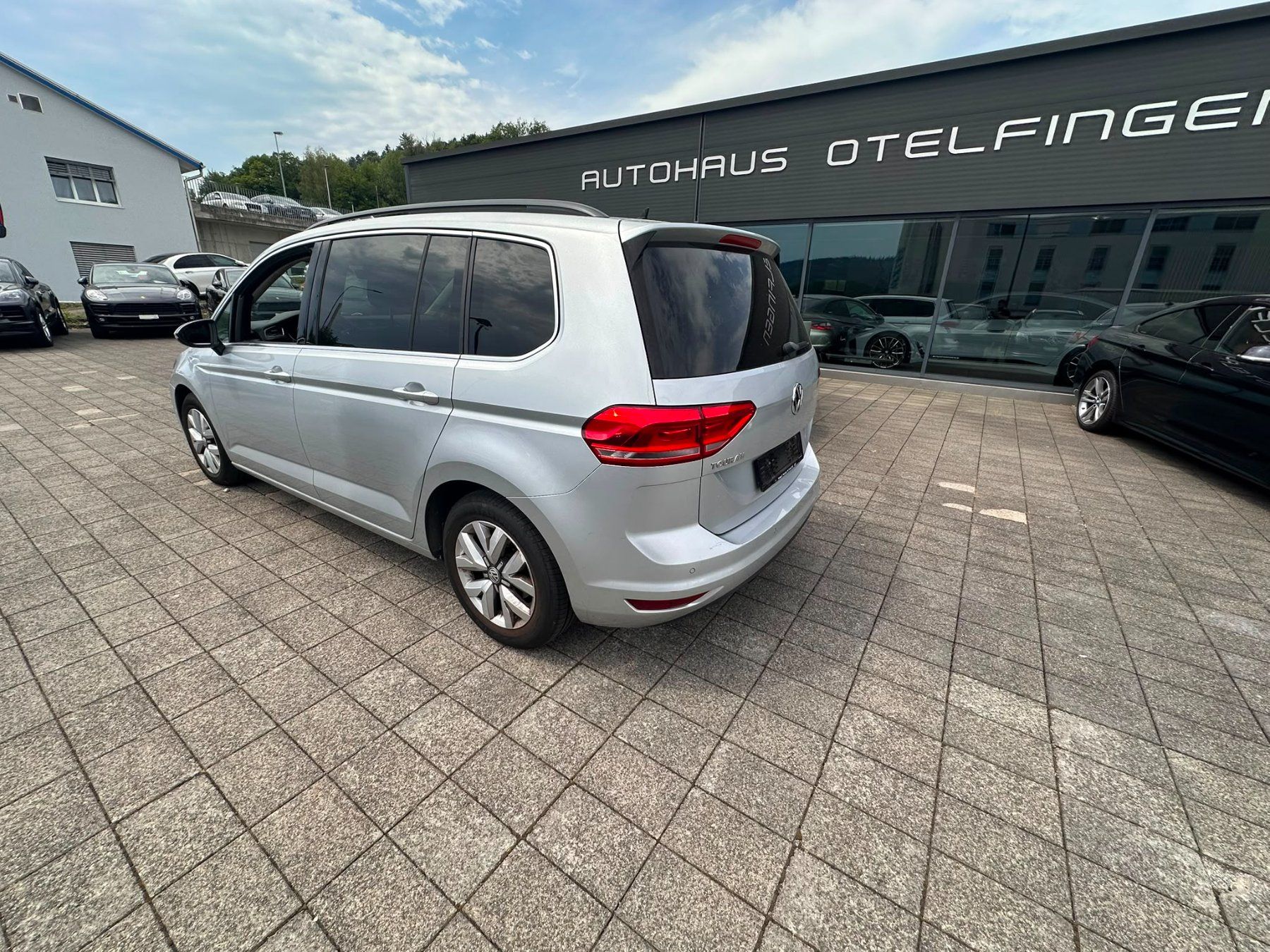 VW Automobili: VW Touran 1.6TDI – Usato da Otelfingen venduto da hof74 2