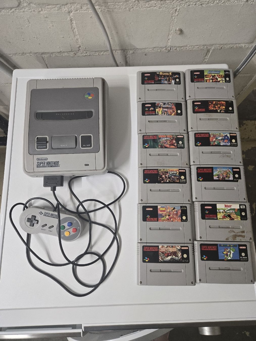 Nintendo Console: Super Nintendo Konsole mit 10 Spielen und Controller – Usato da Burgdorf venduto da Kiki--Nova