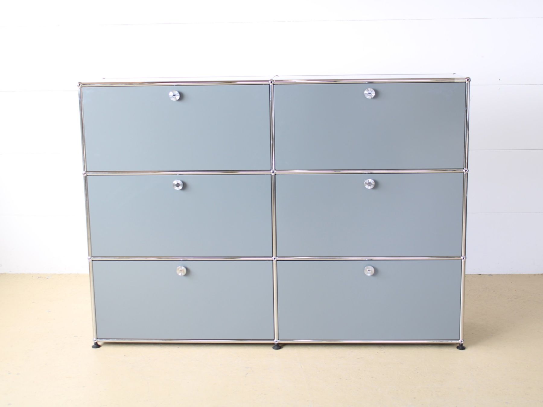 USM Kommoden: USM Sideboard in Mittelgrau, Lieferung möglich – Gebraucht aus Meinisberg von atelier_TILIJA 8