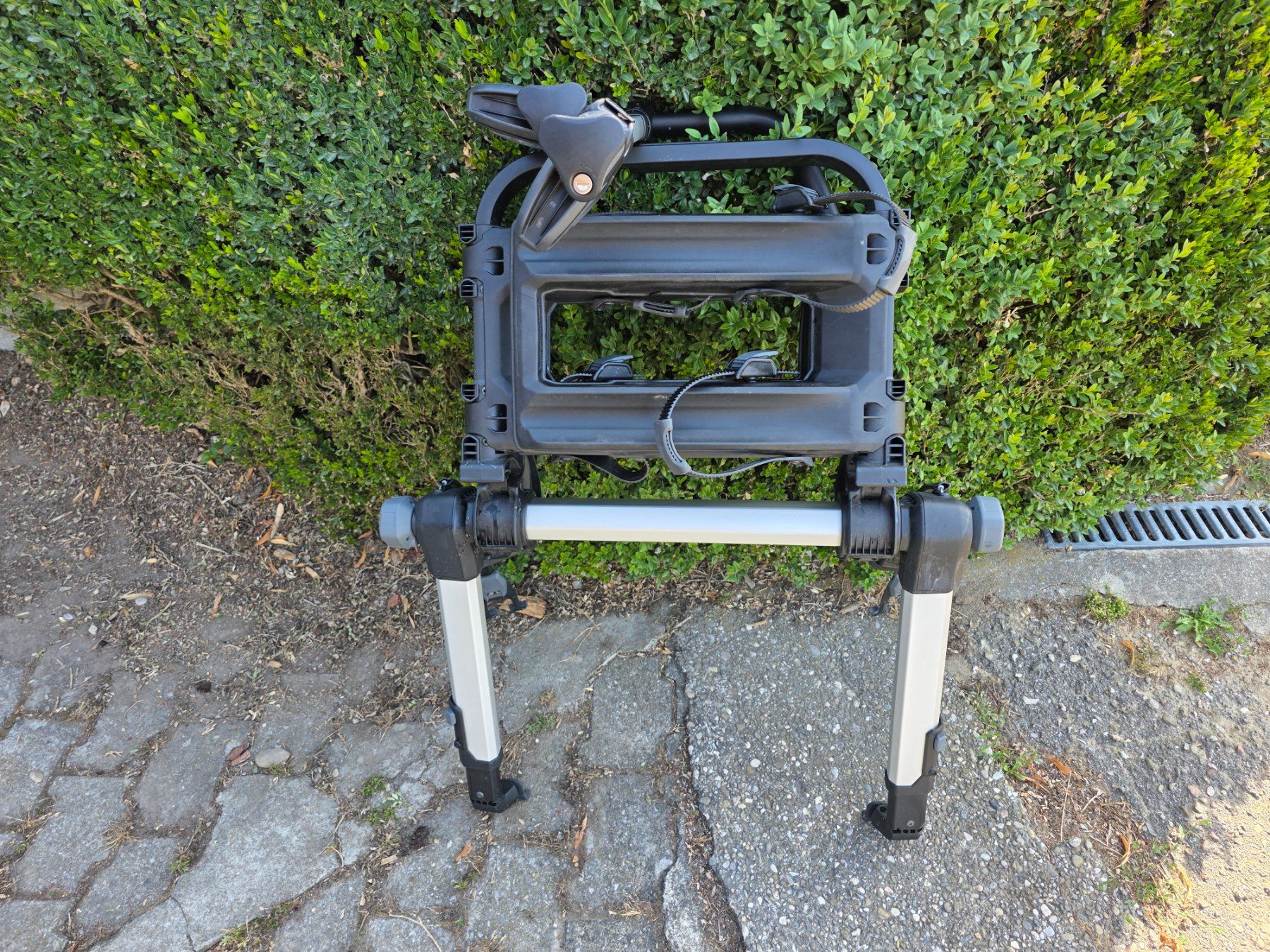 Thule Barres de toit: Thule OutWay Platform 2 – D'occasion à Auswil par jon_hb9z