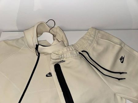 Nike Sweat Jacke & Hose - creme