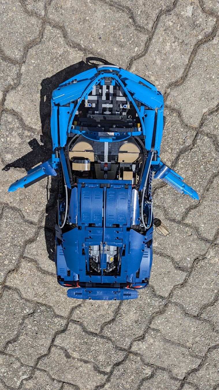 Lego Baukästen: Lego - Bugatti Chiron – Neu (gemäss Beschreibung) aus Lyss von 3250er 2