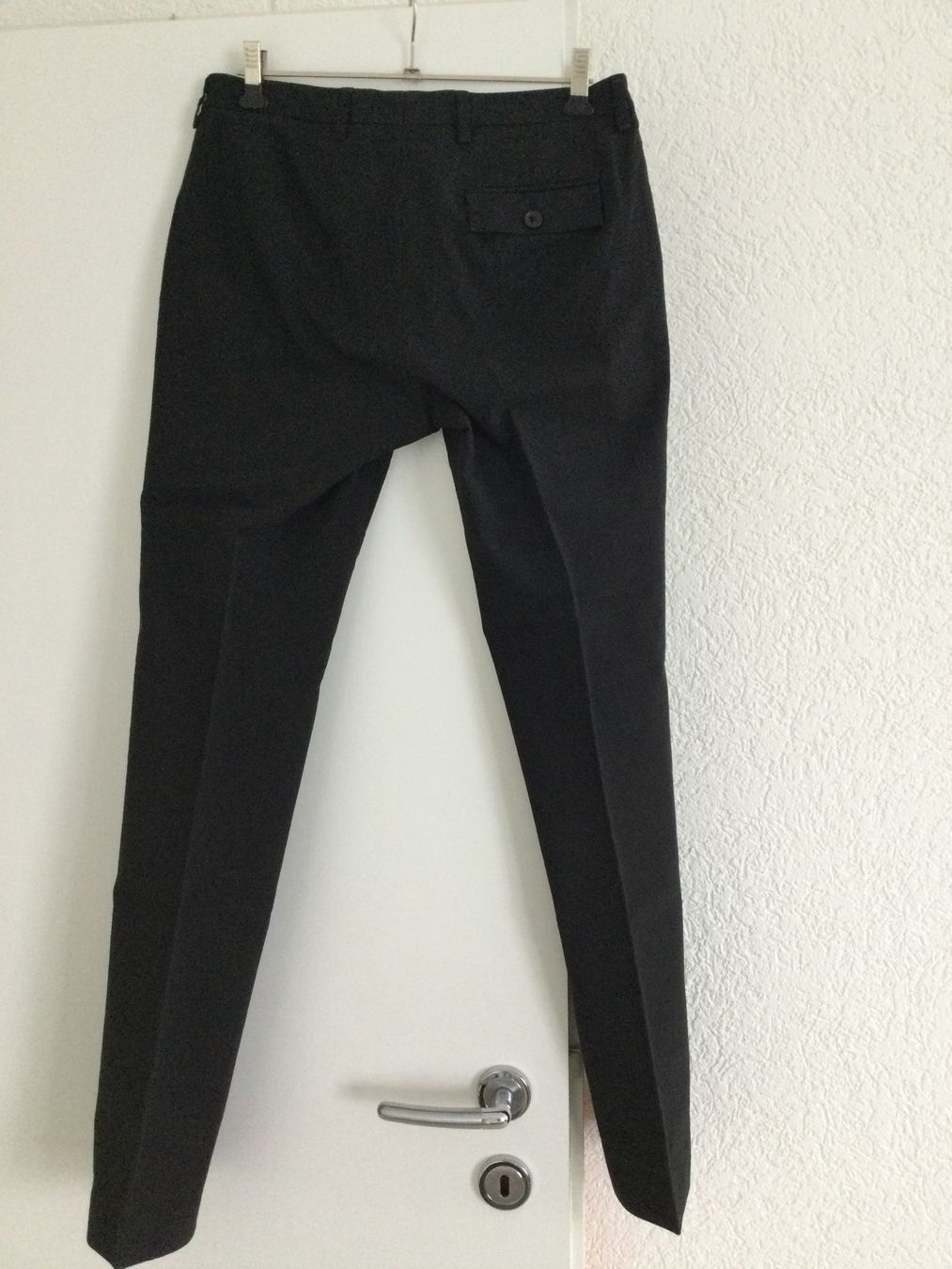 H&M Hosen: Schwarze Stoffhose von H&M, Grösse 36 – Gebraucht aus Baar von negombo 4