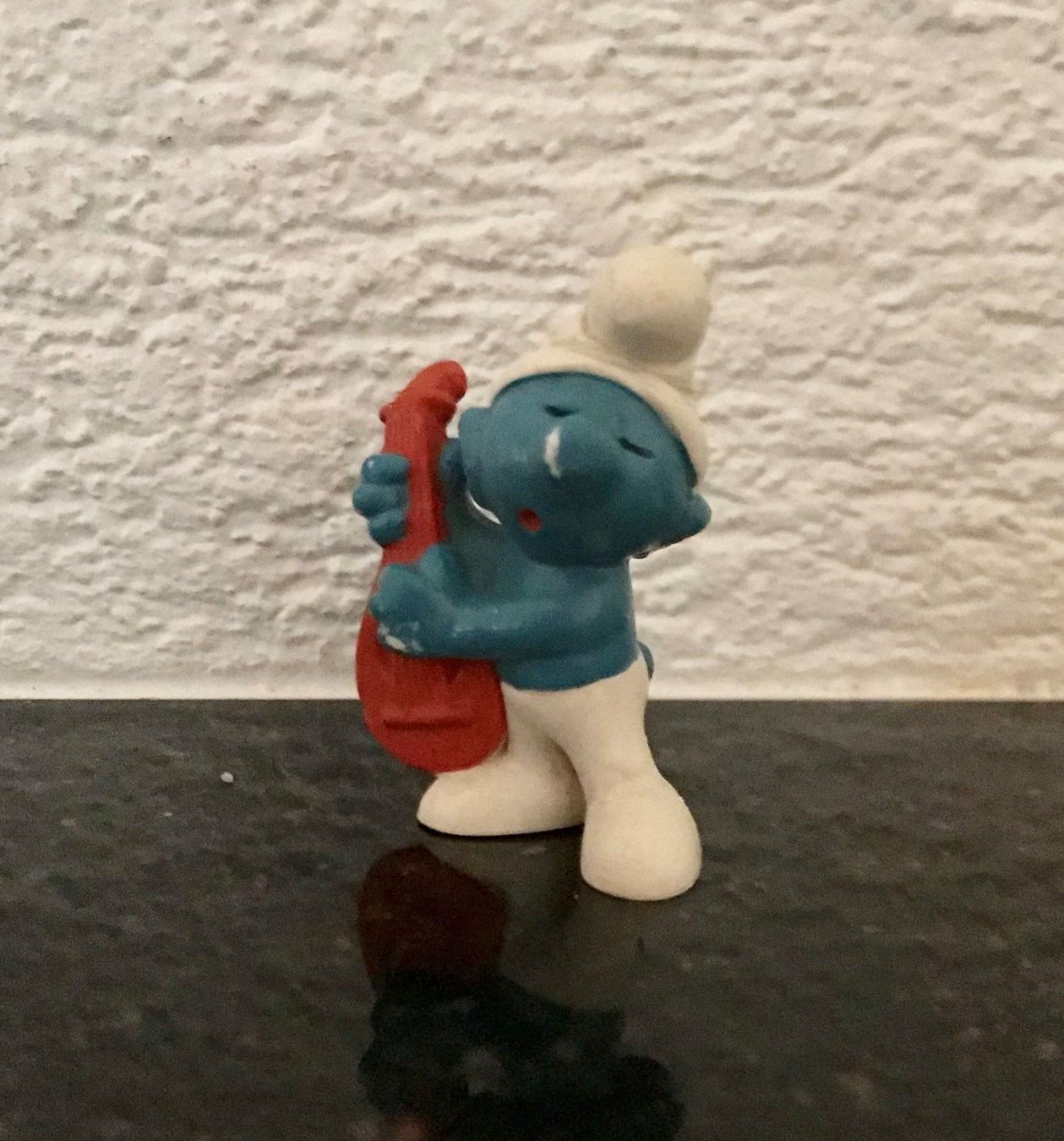Schleich Statuette: Gitarrenschlumpf, 1969, Farbvariante – Usato da Niederweningen venduto da baghirac