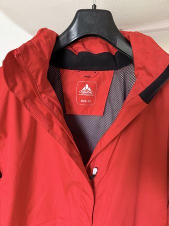 Neue Vaude Regenjacke Grösse 42
