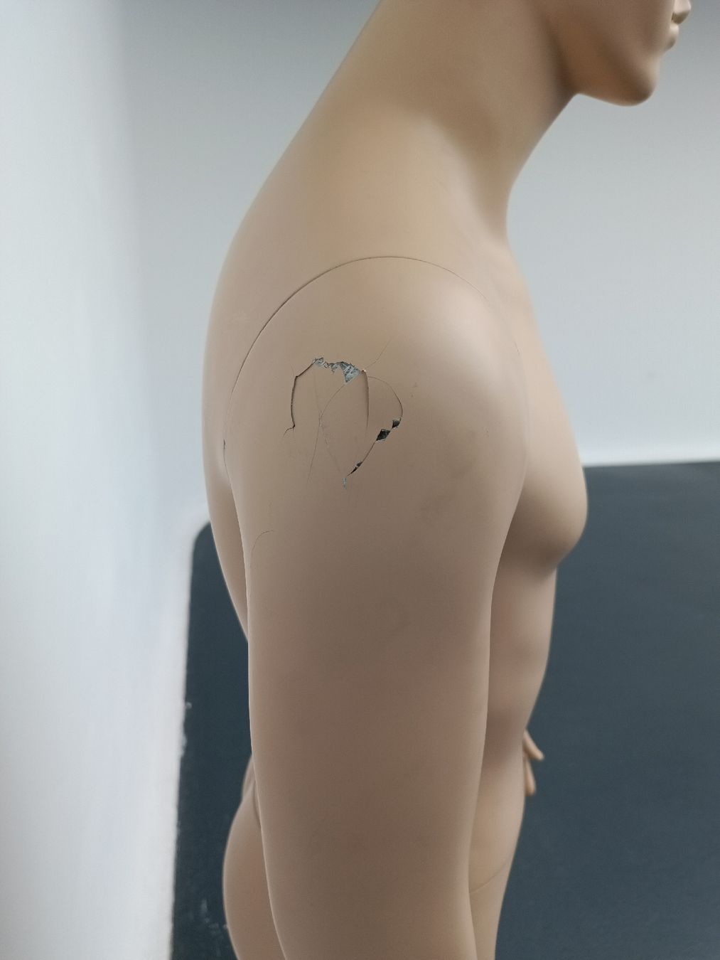 Sonstige Dekorationen & Accessoires: Schaufensterpuppe männlich  – Gebraucht aus Safenwil von mar_tbk5 5
