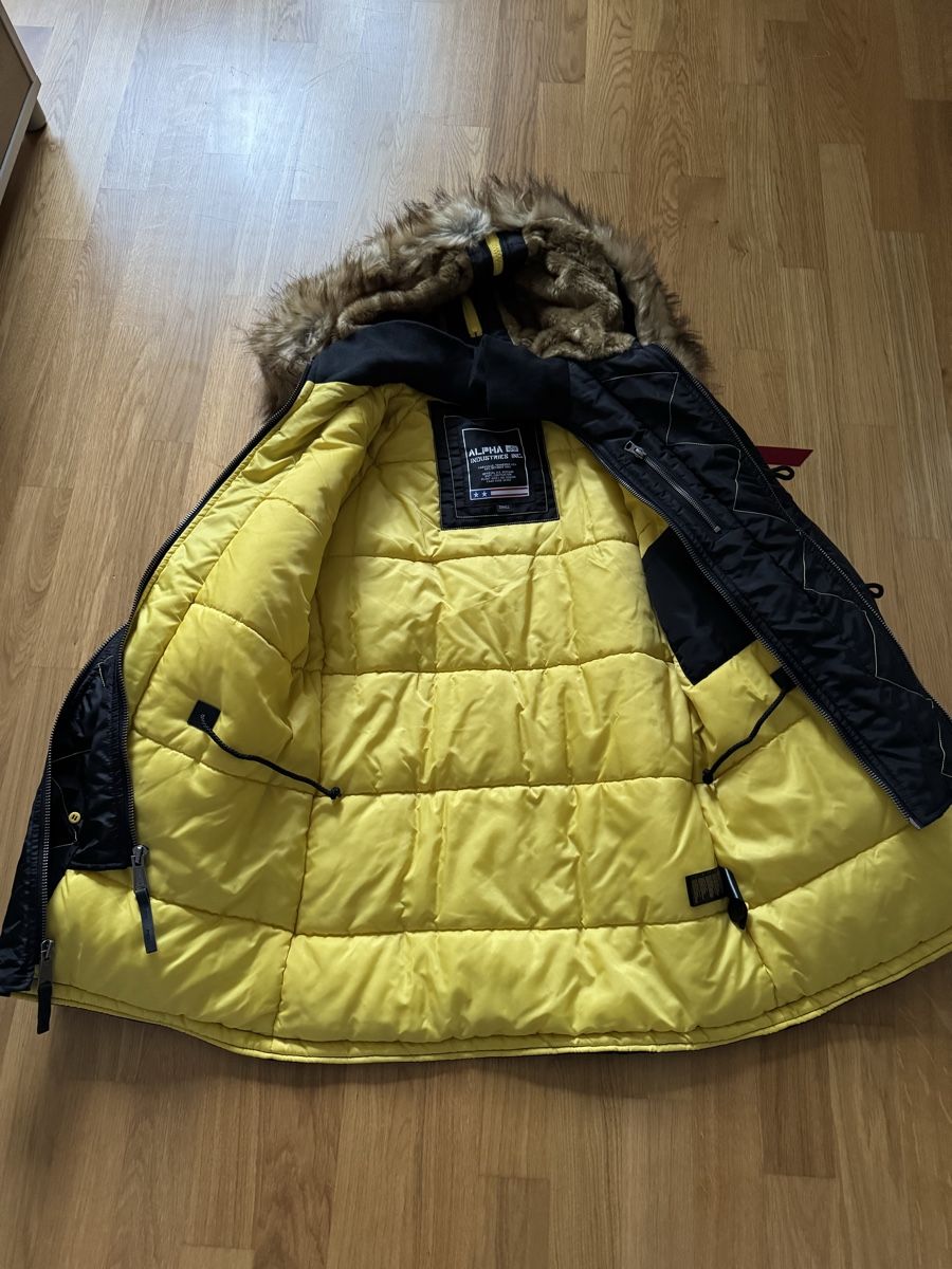 Cappotti: Alpha Industries Mantel Gr. S – Usato da Basel venduto da Tizi.L 1
