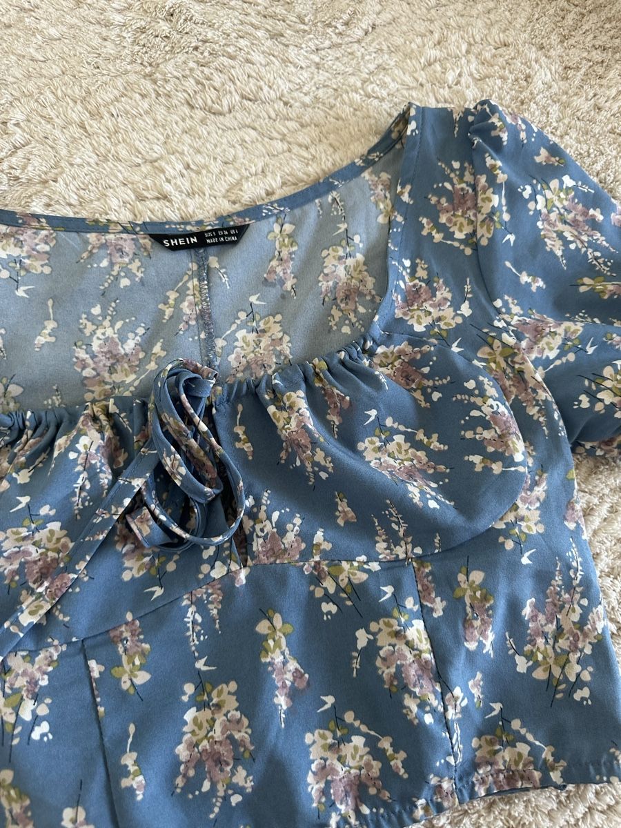 Shein Tops: Joli top fleuri Shein, Taille S – Neu (gemäss Beschreibung) aus Neuchâtel von aliceguins 1