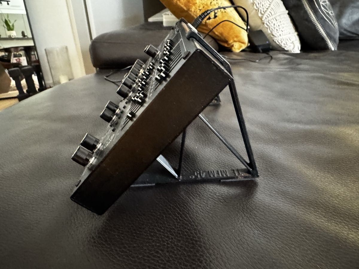 Strumenti musicali: Twisted Electrons MEGAfm MKII mit Stand – Usato da Zürich venduto da 1cut2 3