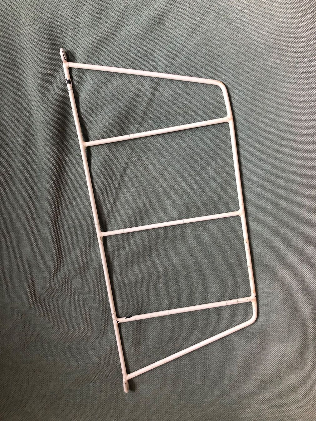String Scaffali: Vintage String Regal Echelle Blanche pour étagère STRING – Usato da St-Aubin FR venduto da Tiweety