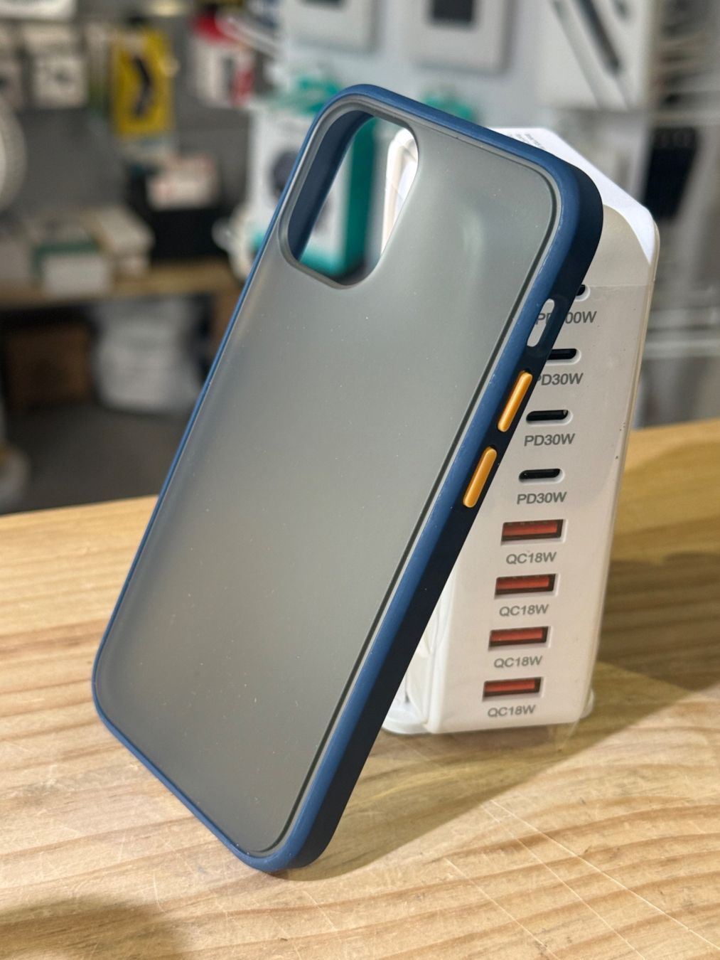 Cover & Protezioni schermo: iPhone 12 mini -Coque silicone IPAKY antichoc Noir – Nuovo e nell'imballaggio originale da Morges venduto da DigiAC