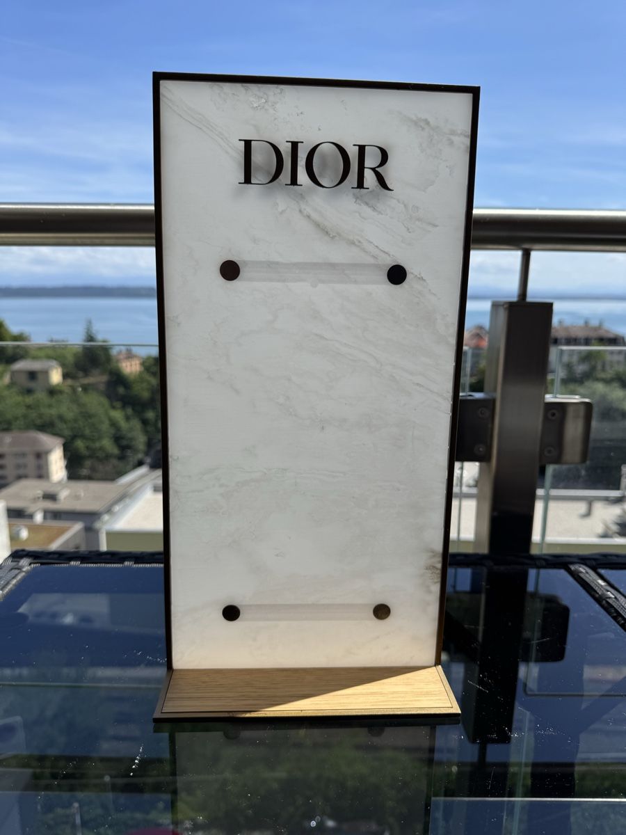 Tutte le decorazioni: Présentoir Dior neuf L – Nuovo (secondo la descrizione) da Neuchatel venduto da mar_9blm