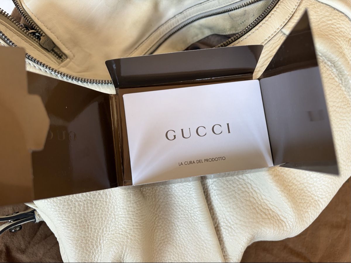 Gucci Autres vêtements & accessoires: Gucci Leder Handtasche – D'occasion à Sünikon par siri89 5