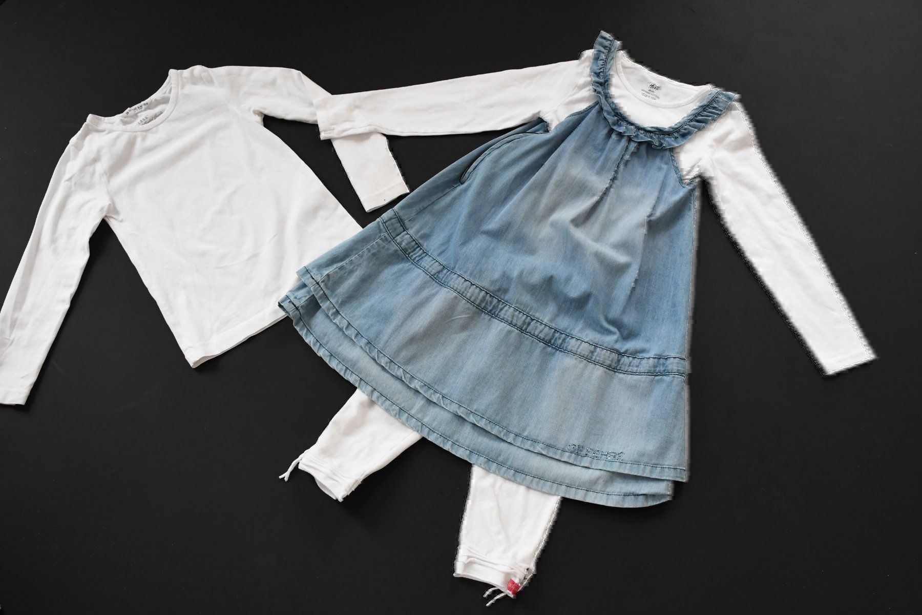 Vestiti & Gonne: Kleid Ferre, 2 Tshirt, Leggins 116-128 – Usato da Nuglar venduto da Korsika2