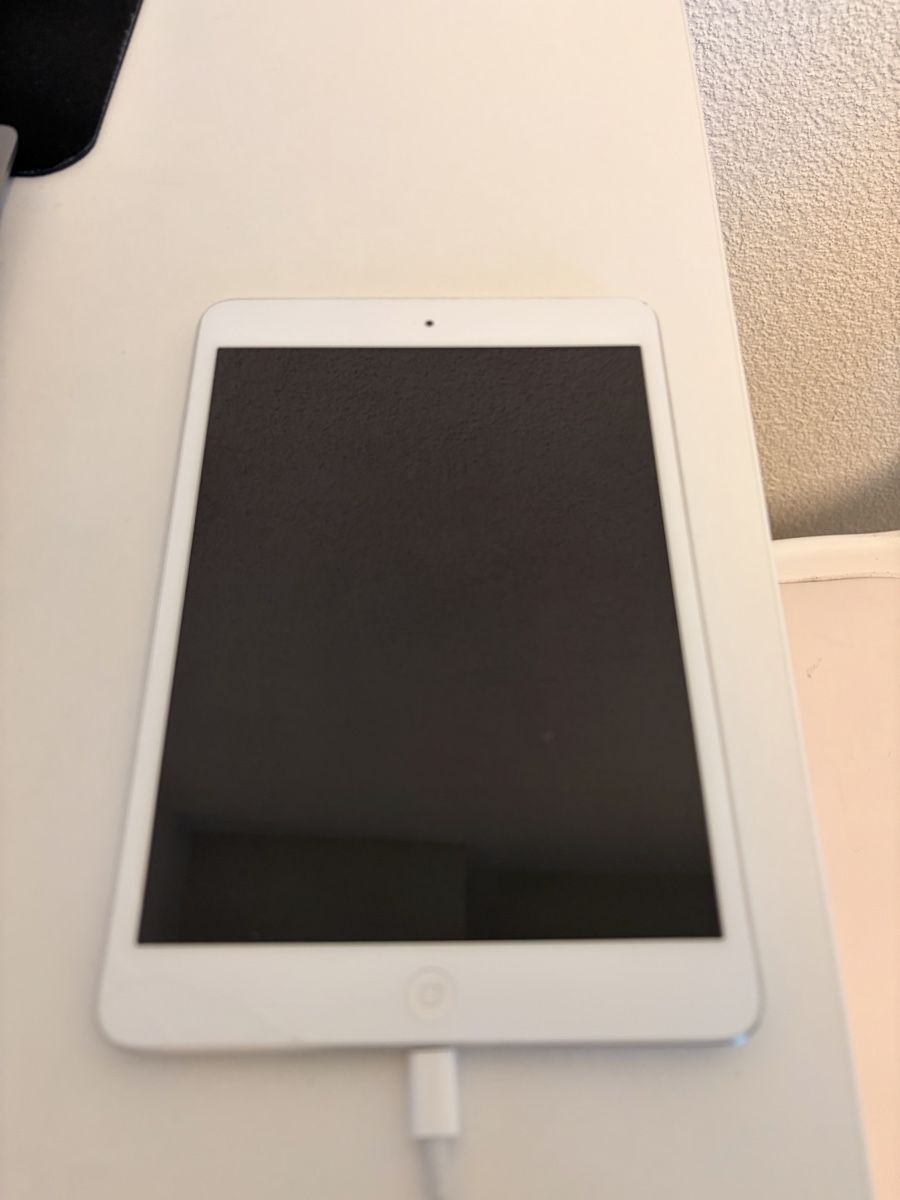 Apple Tablet PC: Apple iPad mini 2 32GB – Defekt aus Gebenstorf von Stan-81