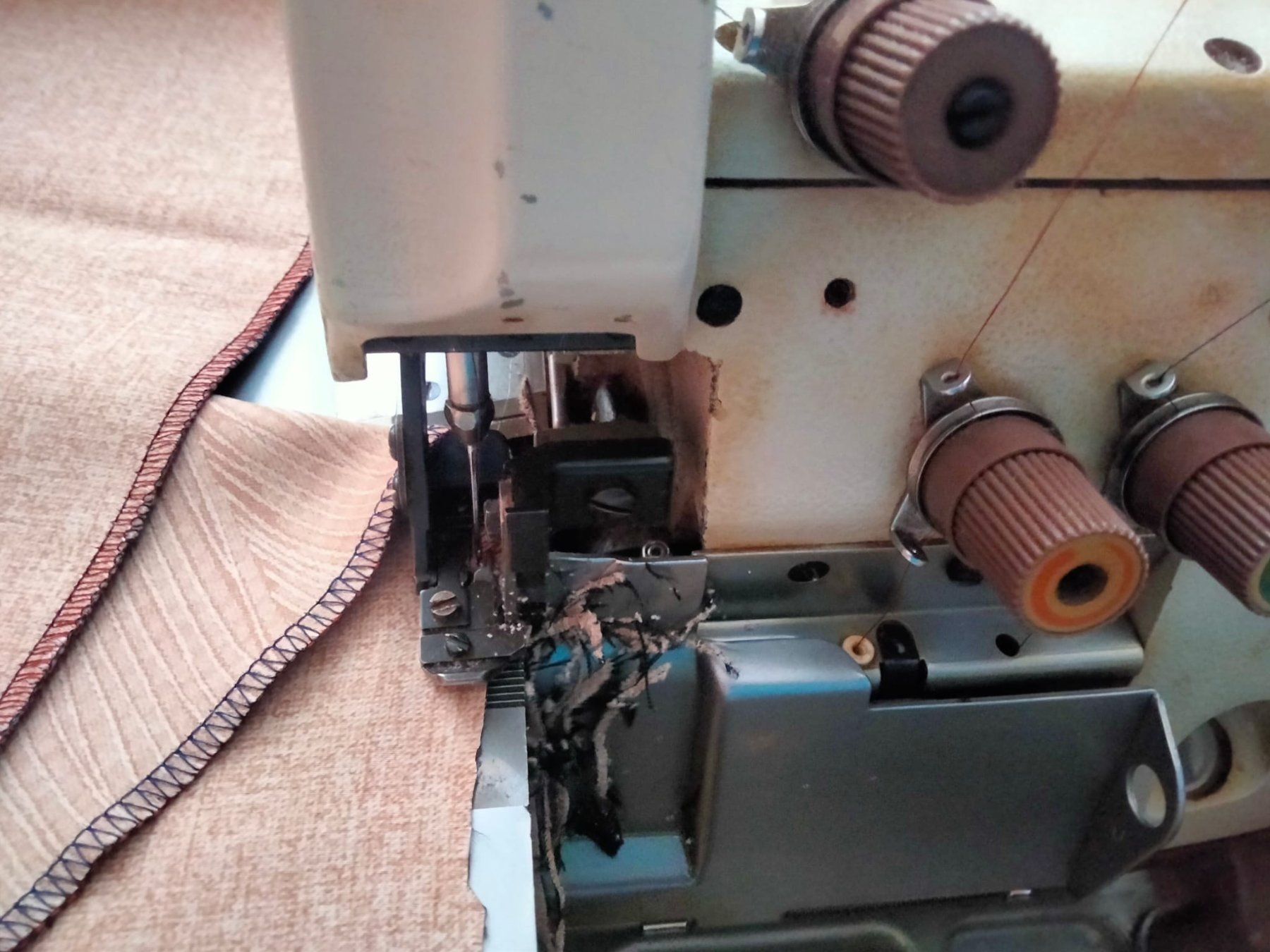 Brother Macchine da cucire: Brother Industrie Overlock Nähmaschine – Usato da Oberurnen venduto da simgug 2