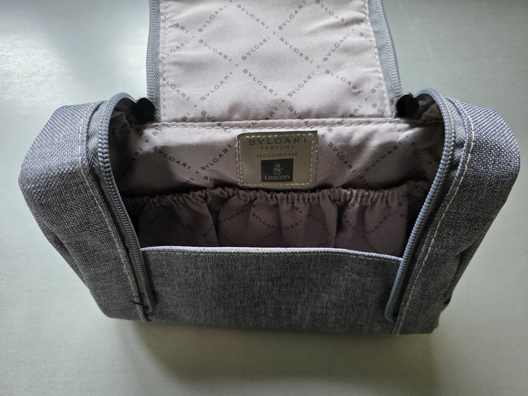 Custodie per cosmetici: Emirates Business Class Amenity Kit Men – Nuovo (secondo la descrizione) da Möriken AG venduto da Flamingo73 3