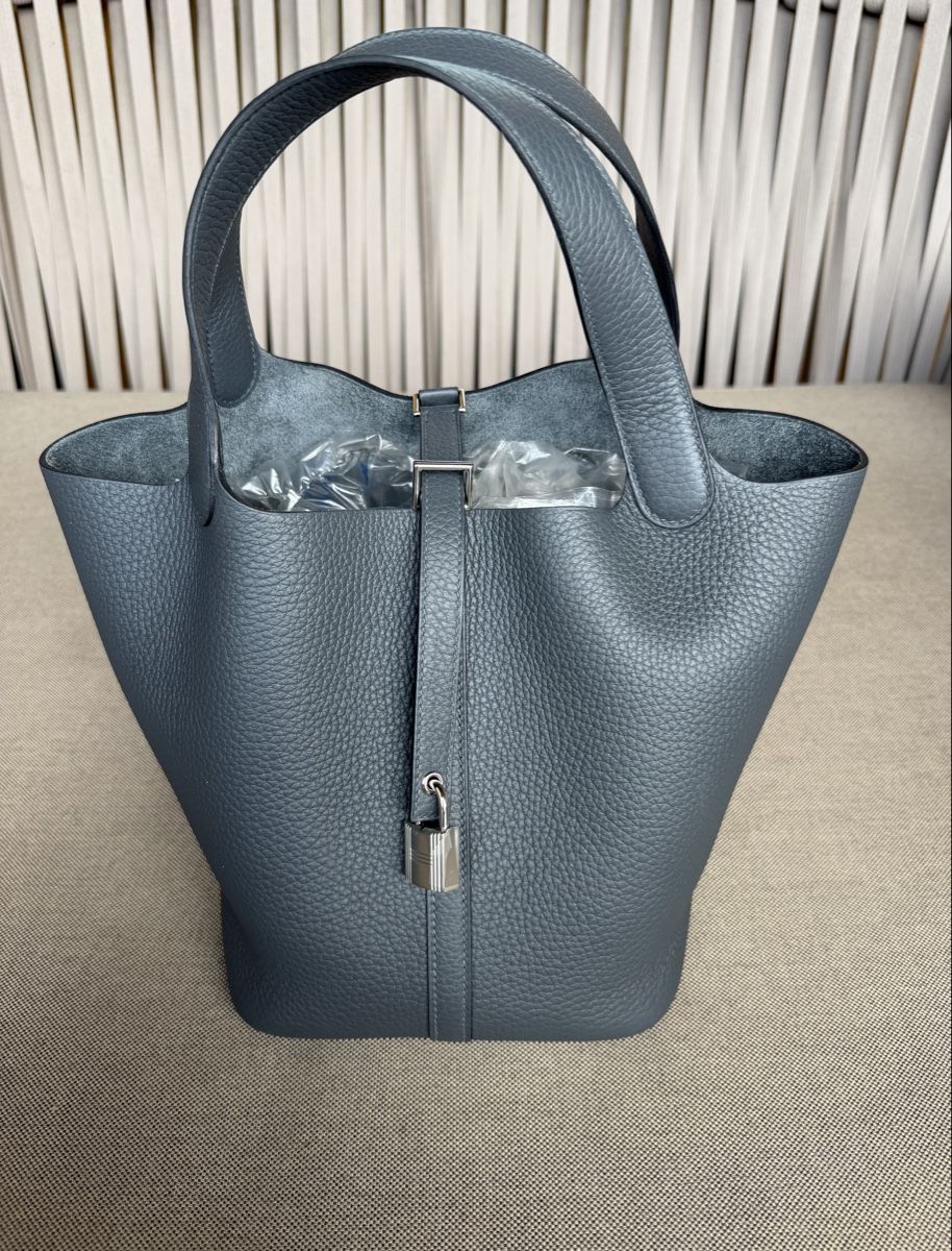 Hermès Sacs femmes: New Hermès Picotin 22 bag – Neuf avec emballage d'origine à Martigny par Fashion_Mania