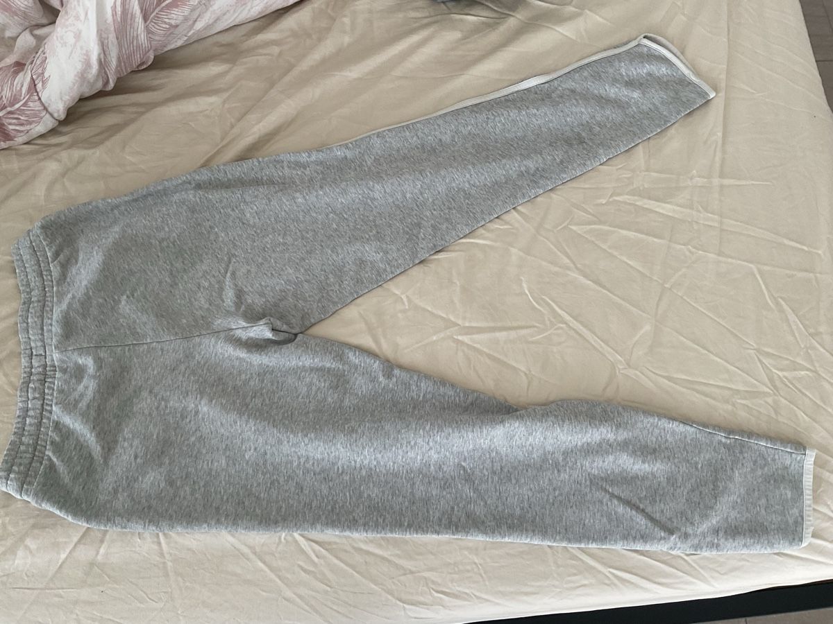 Kleiderpakete: Puma Damen Jogginghose Grau  – Gebraucht aus Ottenbach von aks_wyt2