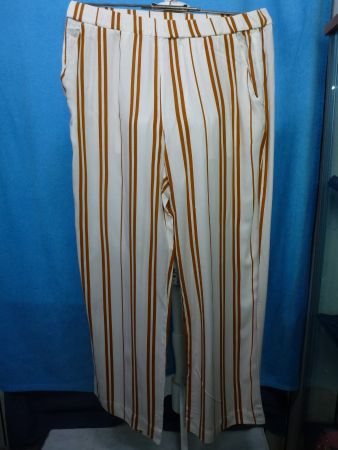 SCHLUPFHOSE MIT WEITEM BEIN GUMMIZUG IM BUND SOMMER GR L NEU