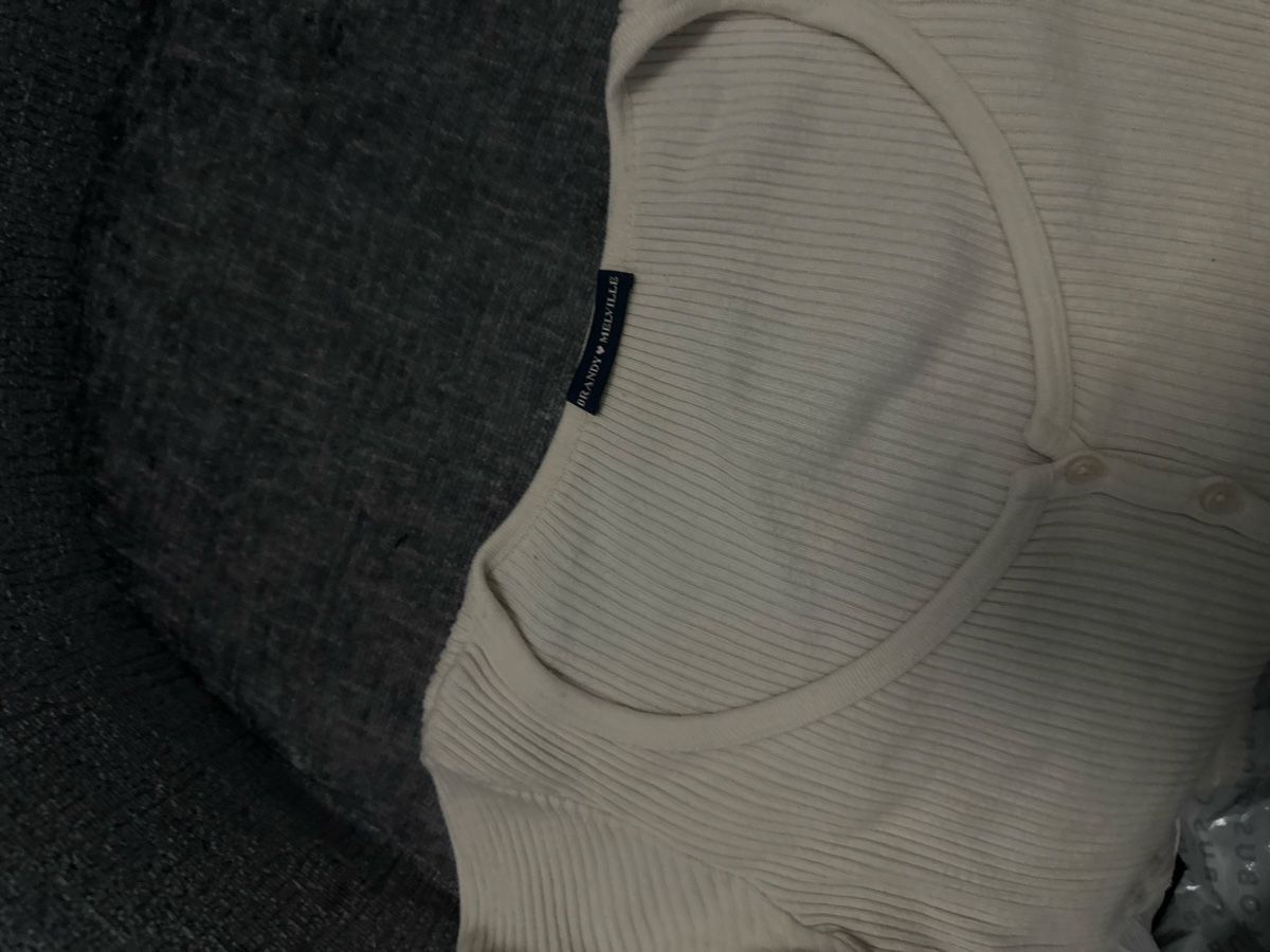 Brandy Melville Top: Brandy Melville Top Grösse: OneSize beige gerippt – Nuovo (secondo la descrizione) da Zürich venduto da kri_hy6t 2
