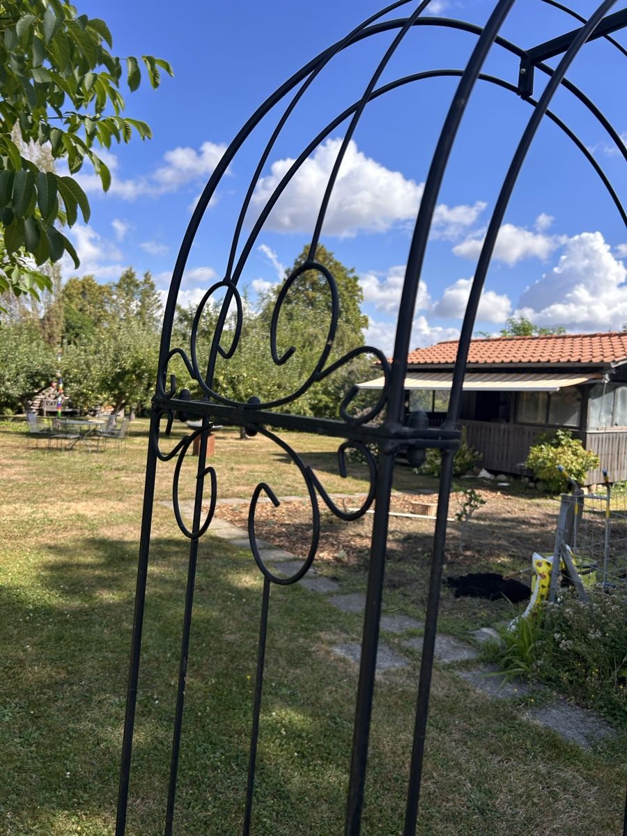 Tiro con l'arco: Gartenbogen Schmiedeeisen schwarz Bogen Deko – Usato da Niederhasli venduto da betscharten 1