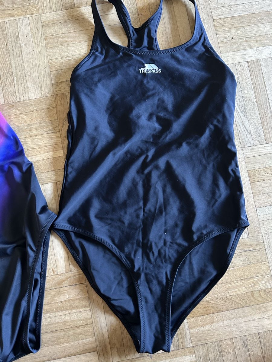 Badekleider & Bikinis: Lot de 2 maillots de bain / taille 158 – Gebraucht aus Meyrin von Bronx86 2