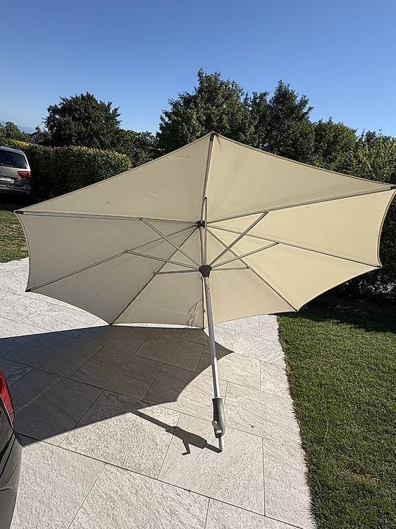 Parasol March Occasion