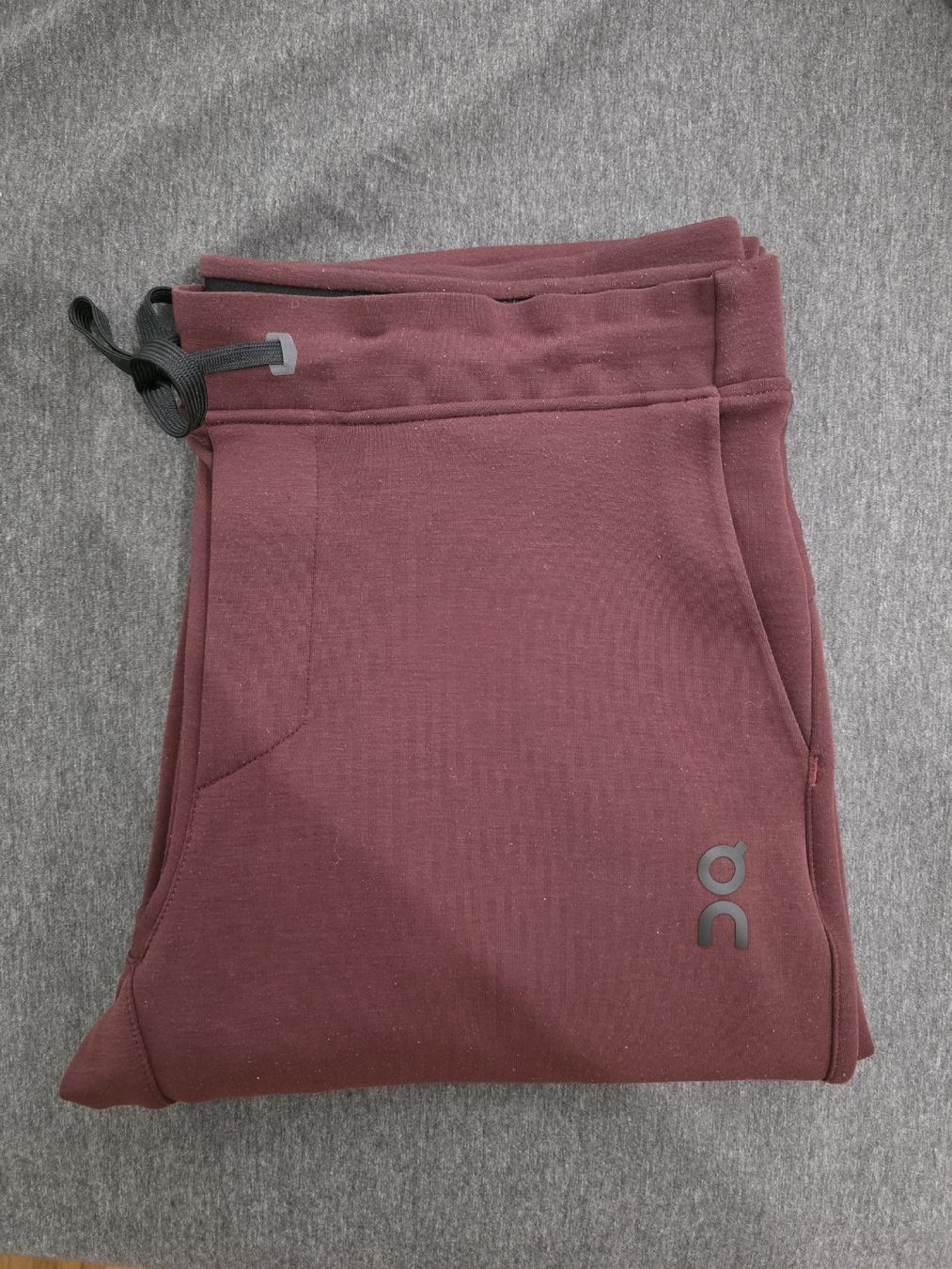 Pantaloni: ON Sweat Pants – Usato da Genève venduto da ant_5hwp