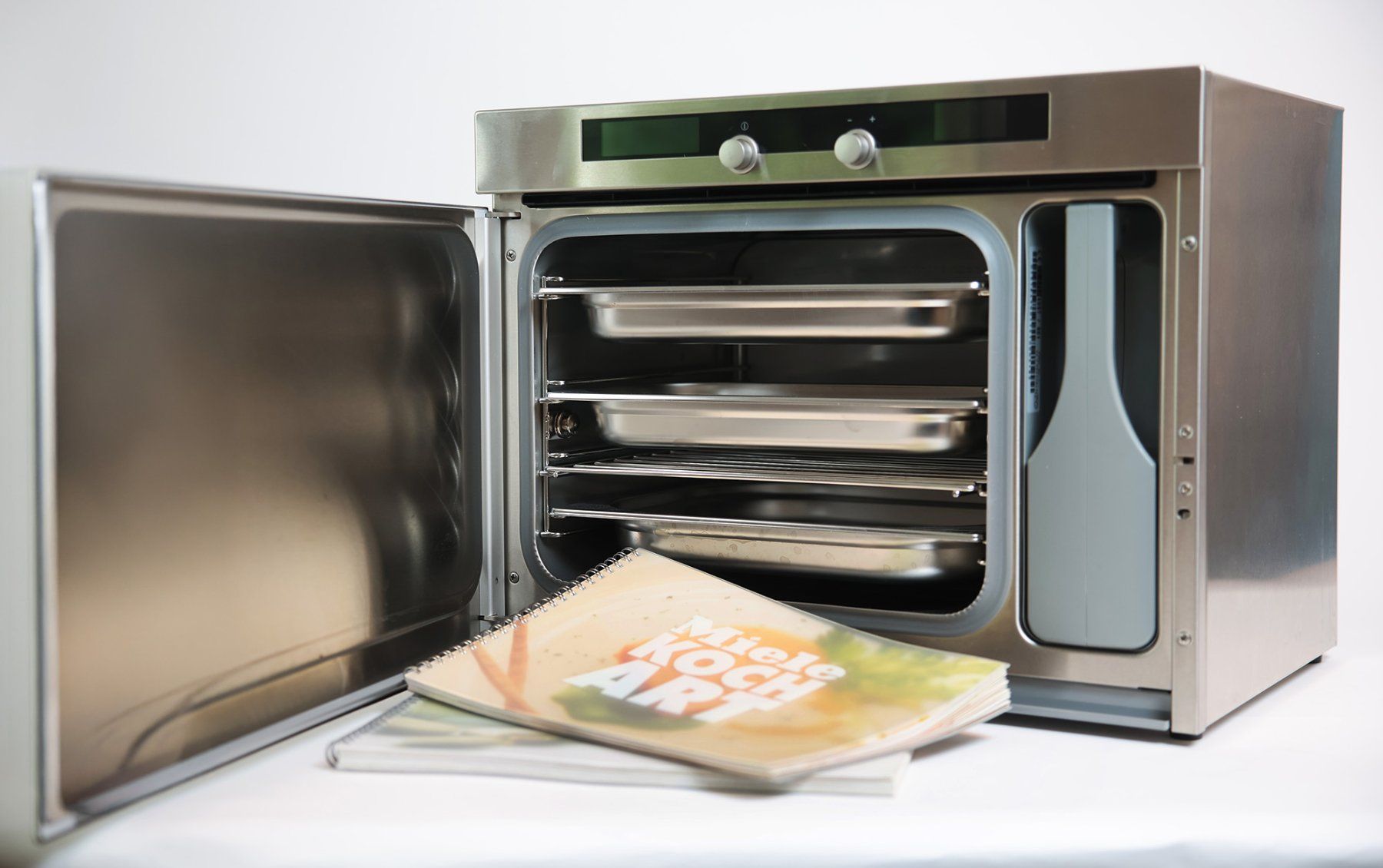 Miele Elettrodomestici da cucina: Miele Dampfgarer 2350 – Usato da Davos Platz venduto da Canada1995