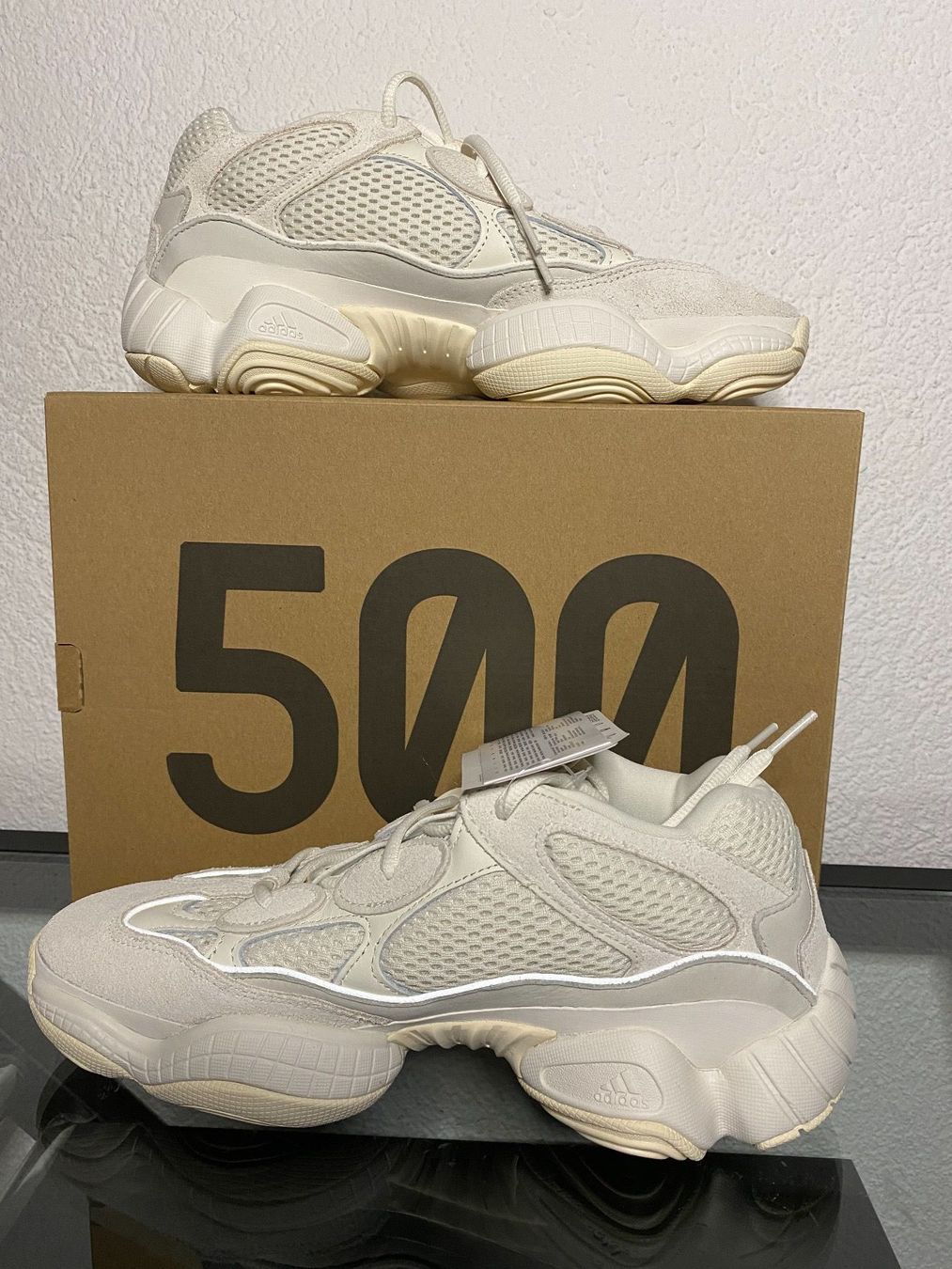 Adidas Chaussures hommes: YEEZY 500 BONE WHITE – Neuf avec emballage d'origine à Obersaxen par Bob-omb 1