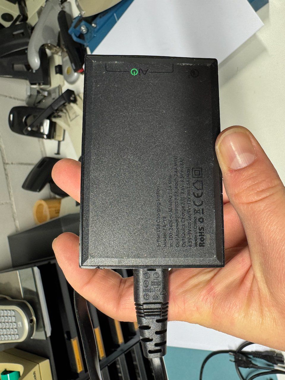 Chargements: USB Ladegerät – D'occasion à Frauenfeld par cinque 1