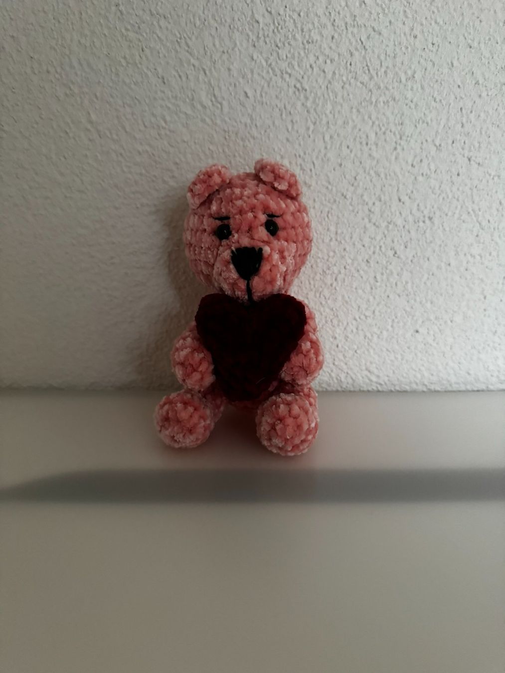 Giocattoli: Teddybär mit Herz - Selbstgestrickt  – Nuovo e nell'imballaggio originale da Basel venduto da Nermin00 1