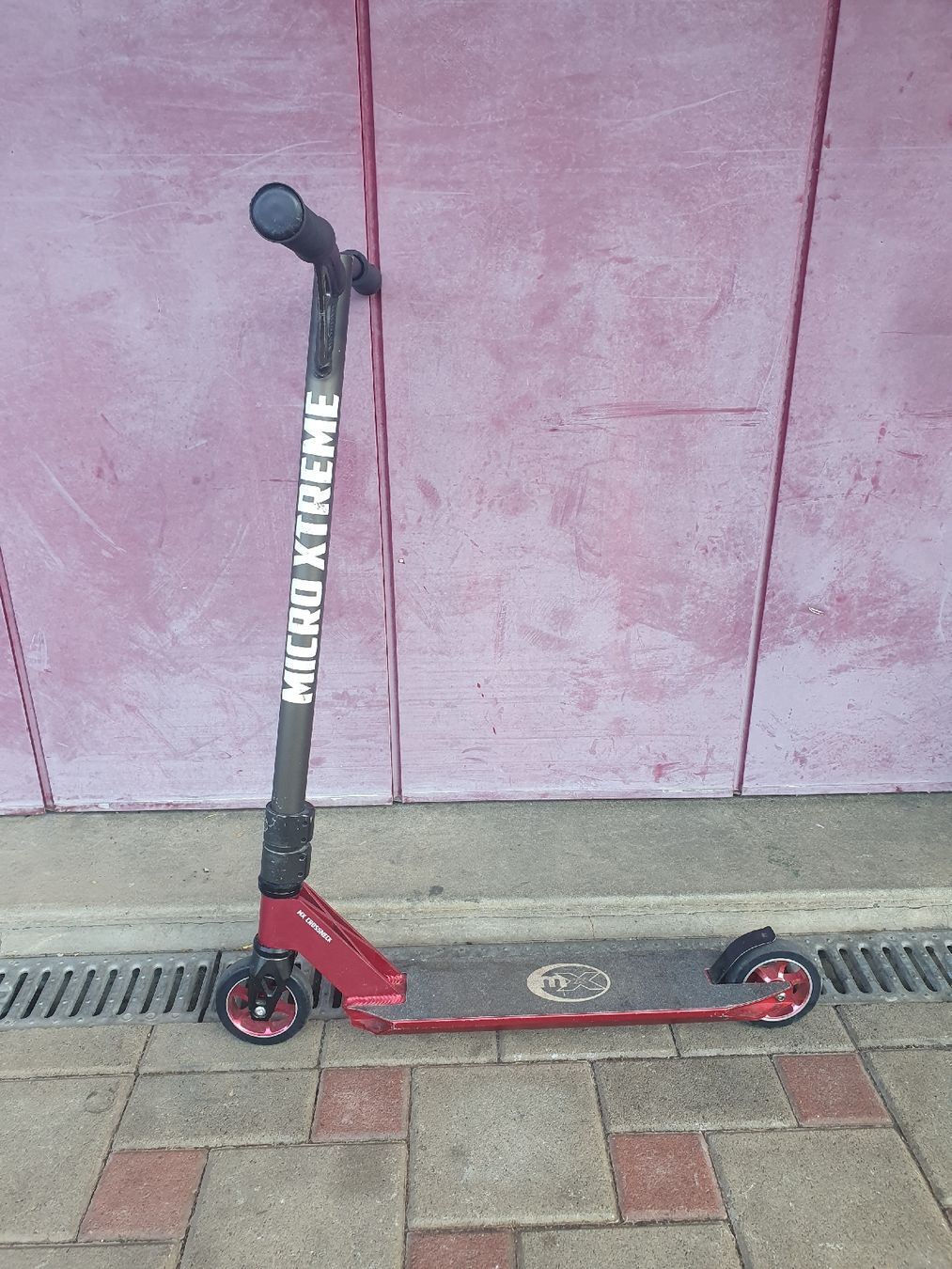 Micro Kickboard: Micro MX Crossneck Stunt Freestyle Scooter  – Usato da Herznach venduto da VwGolfer